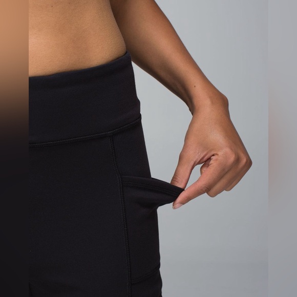 Lululemon Om & Roam Untight Tight
Black luon loose fit cargo pocket pants - Picture 5 of 16